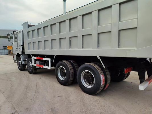 Πιστοποιημένο από το GCC Shacman F3000 8*4 Τρακ με χωρητικότητα κινητήρα 6-8L σε γκρι