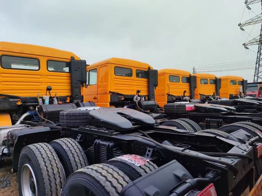 Σχεδιασμός ακτίνων ελαστικών Shacman Ελκυστήρας φορτηγό F3000 400L 336-420HP 50 με πορτοκαλί καθίσματα≤5