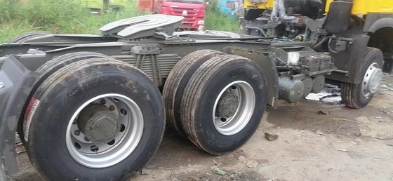 8500x2500x3600mm Sinotruk HOWO 6*4 Τρακτικό φορτηγό Βαρύ φορτηγό με σχεδιασμό ελαστικών χωρίς σωλήνες