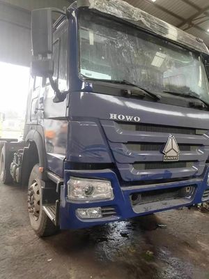 Πωλείτε 6×4 τροχιά κίνησης Sinotruk τρακτέρ φορτηγό με 4-6L χωρητικότητα κινητήρα σε μπλε χρώμα