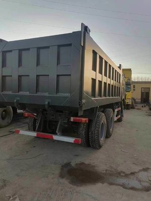 HOWO 6*4 Καμιόνι μεταφοράς απορριμμάτων μεταχειρισμένα 10 ελαστικά Γκρι Χρώμα Sinotruk 351-450hp 8500*2496*3450 mm