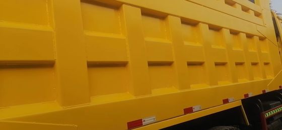10 ελαστικά Sinotruck HOWO 6*4 μεταχειρισμένο φορτηγό απορριμμάτων Μπροστά Στυλ ανύψωσης Εκπομπές Euro 3/4/5