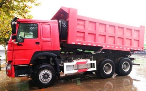 Χειροκίνητο κιβώτιο Sinotruck HOWO 40 τόνων 6X4 10 τροχών φορτηγό απορριμμάτων για την απόδοση