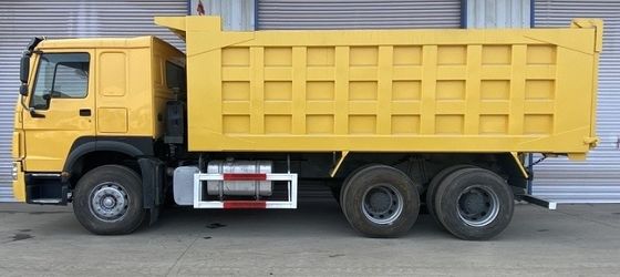 Χειροκίνητο κιβώτιο Sinotruck HOWO 40 τόνων 6X4 10 τροχών φορτηγό απορριμμάτων για την απόδοση