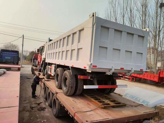 Σχεδιασμός ελαστικών ακτινοβολία Sinotruck HOWO 6*4 ρυμουλκούμενα ρυμουλκούμενα ρυμουλκούμενα ρυμουλκούμενα ρυμουλκούμενα