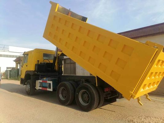 Κίτρινο Sinotruck HOWO 6*4 Ντίζελ φορτηγό 351-450hp Front Lifting Style μεταχειρισμένο φορτηγό