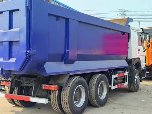 10 ελαστικά Λευκό U-Type Dump Truck Sinotruck HOWO 6*4 σε λευκό και μπλε χρώμα για καθίσματα ≤5