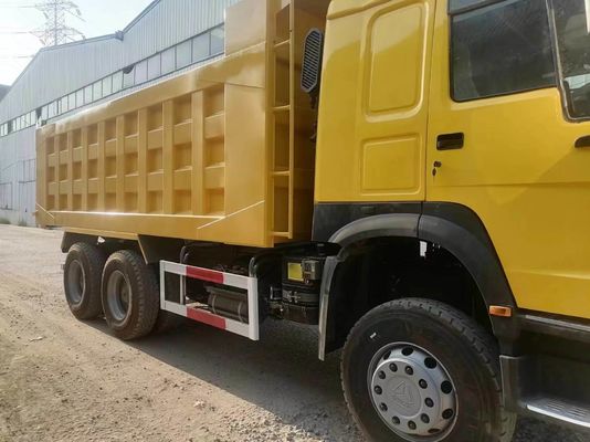 6-8L χωρητικότητα κινητήρα Χρησιμοποιούμενο Sinotruck HOWO 6*4 Dump Truck 10 ελαστικά 20-30 τόνους Κίτρινο