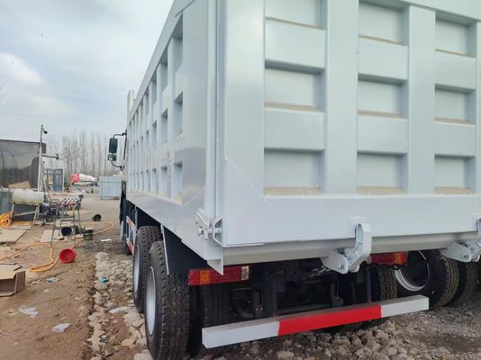 HOWO Sinotruck 6X4 420κατοικητική ισχύς Τρακτικό φορτηγό με καθίσματα ≤5 και πιστοποίηση DOT ελαστικών