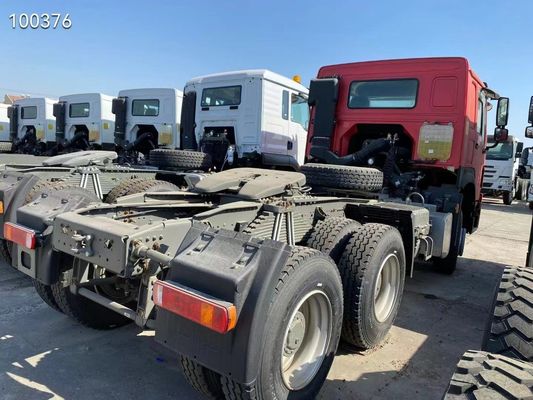 Σχεδιασμός ελαστικών χωρίς σωλήνες Ελκυστήρας με κόκκινη κεφαλή Sinotruk HOWO 6*4 Ελκυστήρας σε καλή κατάσταση