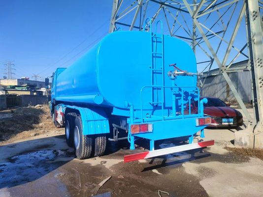 Δοκιμασία ακτίνων ελαστικών Sinotruk HOWO 380HP φορτηγό πότισης για την επιχείρησή σας
