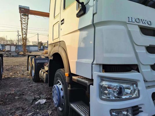 Χρησιμοποιούμενο HOWO 6X4 420HP Μεγάλη Ιπποδύναμη Τρακτέρ Τρακτέρ με χειροκίνητο κιβώτιο