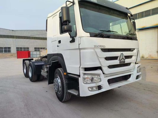 Σινότρικ HOWO 6*4 Τρακτέρ με λευκή δεξιά κίνηση και χωρητικότητα 4-6L