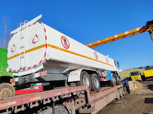 20 τόνους Χρησιμοποιούμενο Sinotruck Καύσιμο πετρελαίου Τανκ Τανκ 15001-30000L Τανκ όγκος Sinotruck 8X4