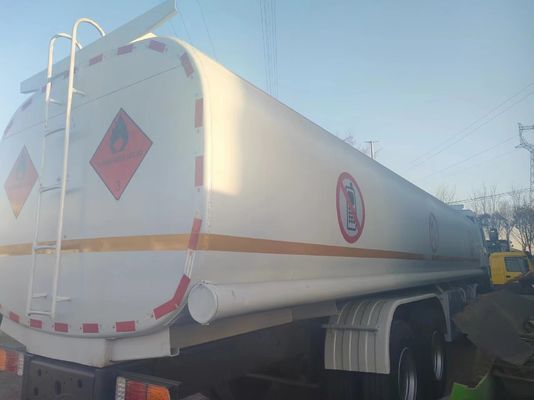 Χρησιμοποιημένο HOWO 8*4 Tank Tank 20000L Euro 3/4/5 για τα έργα κατασκευής σας