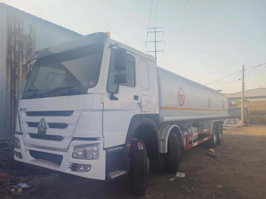 Χρησιμοποιημένο HOWO 8*4 Tank Tank 20000L Euro 3/4/5 για τα έργα κατασκευής σας