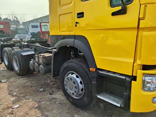 Σχεδιασμός ελαστικών χωρίς σωλήνες Sinotruk 6*4 Τρακτικό φορτηγό Κίτρινο Sinotruk Head Truck