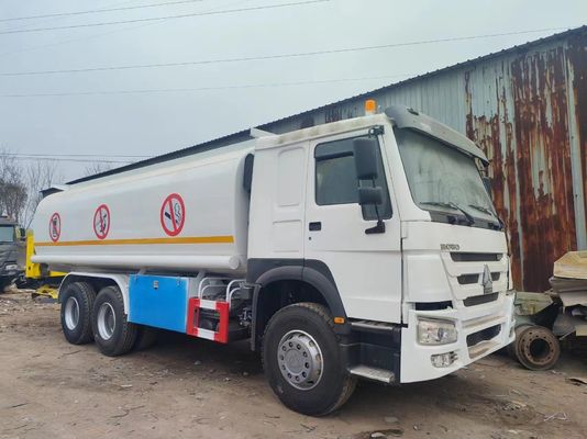 6X4 25000L φορτηγό δεξαμενόπλοιου από χάλυβα άνθρακα για πετρέλαιο, βενζίνη και ντίζελ 351-450hp χειροκίνητο κιβώτιο