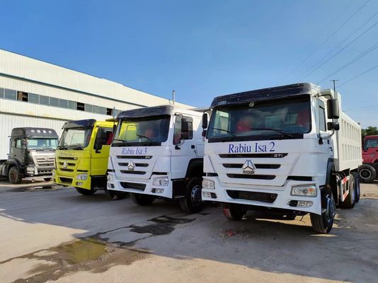 Λευκό φορτηγό απορριμμάτων HOWO 6*4 με χωρητικότητα κινητήρα 4-6L και απαιτήσεις του πελάτη