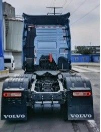Βόλβο ΦΜ 420 Εφοδιασμένο φορτηγό με σχεδιασμό ακτινοειδών ελαστικών και 351-450 ίππους