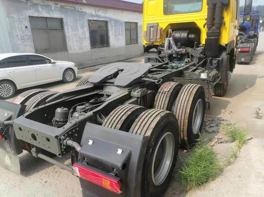 Μεγάλη Ιπποδύναμη Sinotruk HOWO Τρακτέρ Μεγέθος 6800*2496*2950mm