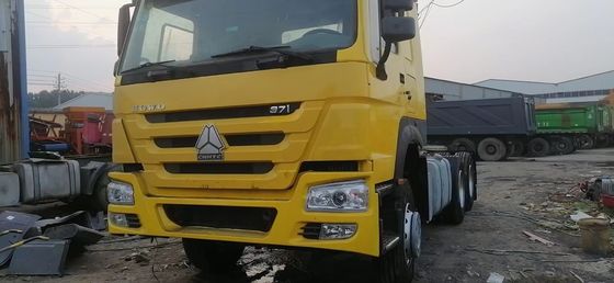 Μεγάλη Ιπποδύναμη Sinotruk HOWO Τρακτέρ Μεγέθος 6800*2496*2950mm
