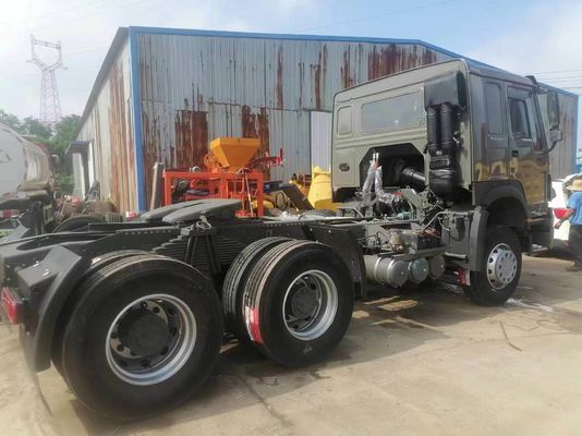 Χρησιμοποιούμενο φορτηγό έλξης Sinotruk HOWO 6X4 10 τροχών με βαρύ σύστημα μετάδοσης σε γκρι