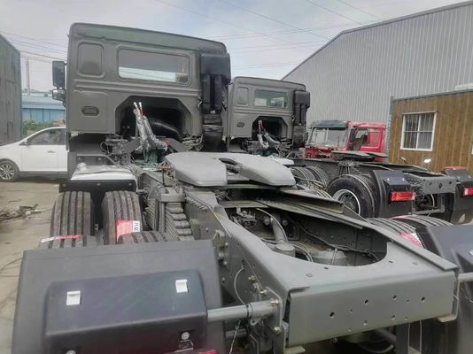 Χρησιμοποιούμενο φορτηγό έλξης Sinotruk HOWO 6X4 10 τροχών με βαρύ σύστημα μετάδοσης σε γκρι