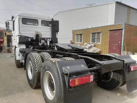 6*4 Sinotruk HOWO Τρακτικό φορτηγό Ιπποδύναμη 351-450hp Πυροσβεστική ελαστικών ECE