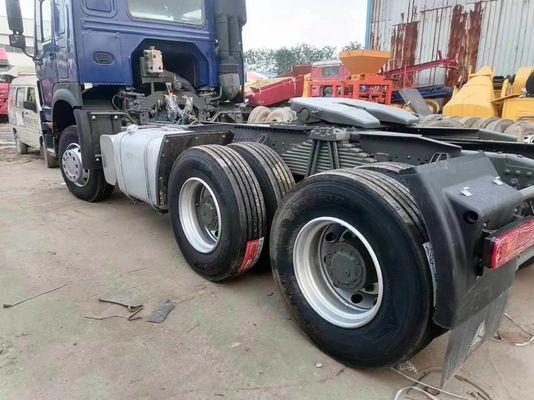 Μπλε Sinotruk HOWO 6X4 10 τροχοφόρο μεταγωγικό φορτηγό με ισχυρή ικανότητα ρυμούλκου