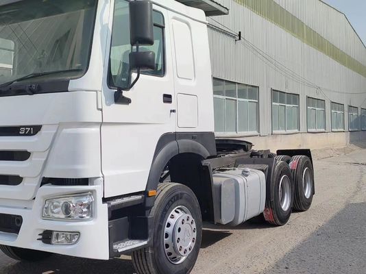 6-8L χειροκίνητο κιβώτιο ταχυτήτων Sinotruk HOWO 6*4 Τρακτέρ φορτηγό για τη μεταφορά βαρέων φορτίων