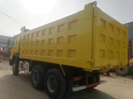 Σχεδιασμός ακτινοειδών ελαστικών Sinotruck HOWO 6*4 Κίτρινο φορτηγό με χειροκίνητο κιβώτιο ταχυτήτων