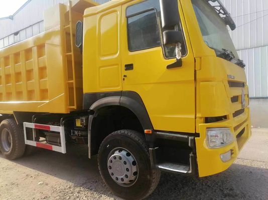 Σχεδιασμός ακτινοειδών ελαστικών Sinotruck HOWO 6*4 Κίτρινο φορτηγό με χειροκίνητο κιβώτιο ταχυτήτων