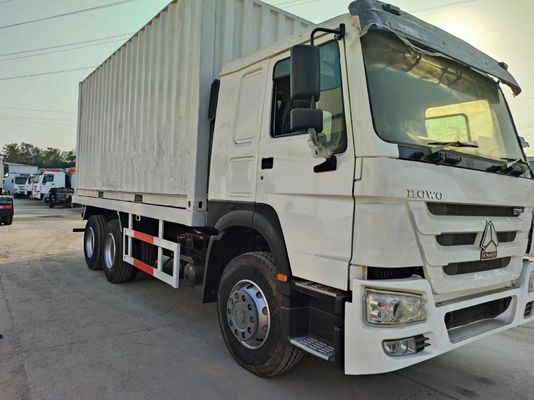 6*4 Σχεδιασμός ακτινών ελαστικών Sinotruck HOWO Λευκό μεταχειρισμένο φορτηγό 10 ελαστικά για τροχιά κίνησης