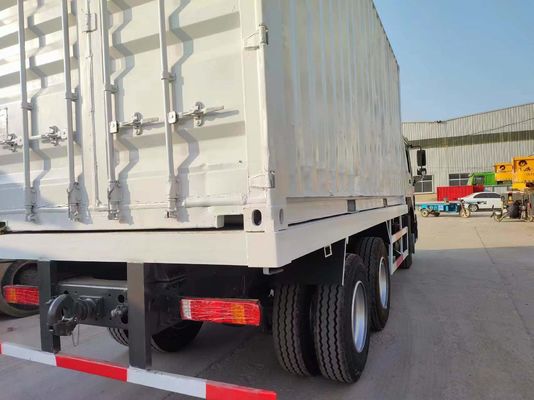 6*4 Σχεδιασμός ακτινών ελαστικών Sinotruck HOWO Λευκό μεταχειρισμένο φορτηγό 10 ελαστικά για τροχιά κίνησης