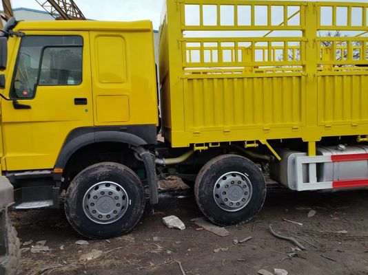 Κίτρινο χρώμα Sinotruck HOWO 6*4 Box Truck Secondhand Truck με πιστοποίηση ISO