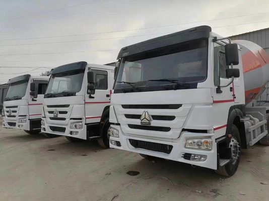 6×4 Sinotruck HOWO Μείγμα Τανκέρ μεγέθους 8500x2500x3600mm